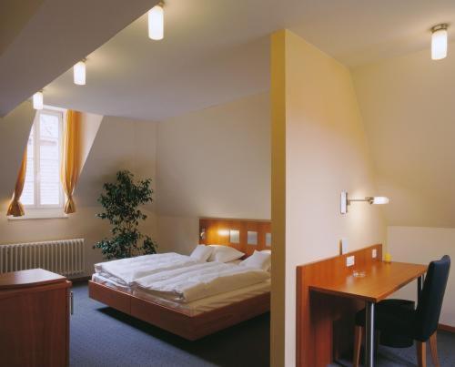 Landhotel Zum Schwanen Mit Restaurant Mona Liza Osthofen Szoba fotó