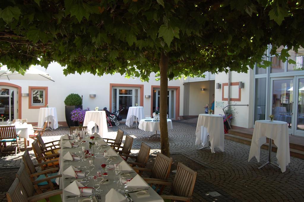 Landhotel Zum Schwanen Mit Restaurant Mona Liza Osthofen Kültér fotó