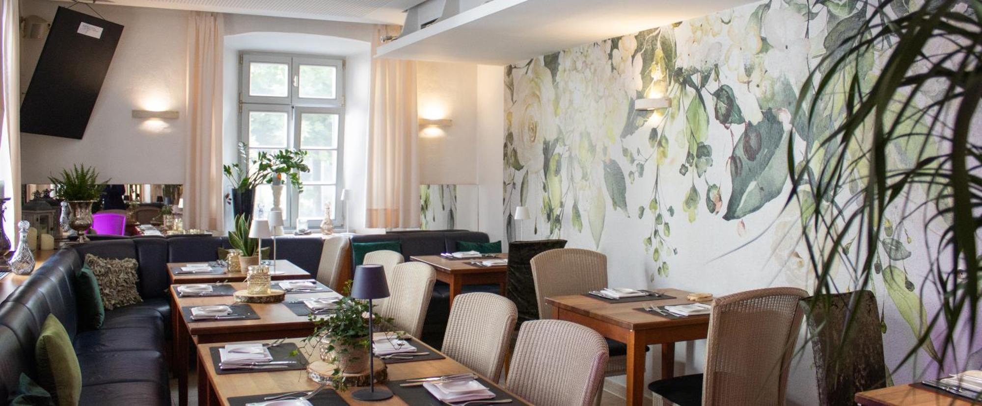 Landhotel Zum Schwanen Mit Restaurant Mona Liza Osthofen Kültér fotó