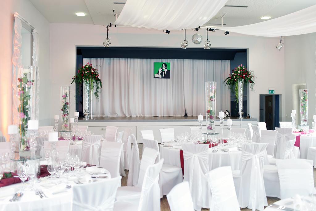 Landhotel Zum Schwanen Mit Restaurant Mona Liza Osthofen Kültér fotó